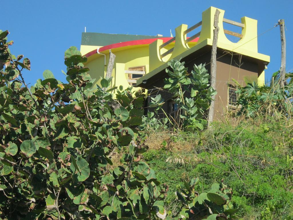 Kudehya Guesthouse Treasure Beach Exterior photo